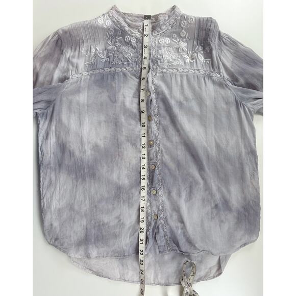 LoveShackFancy Ronda Top in Washed Denim Size Large Embroidered Peasant Tie-Dye - Picture 12 of 12
